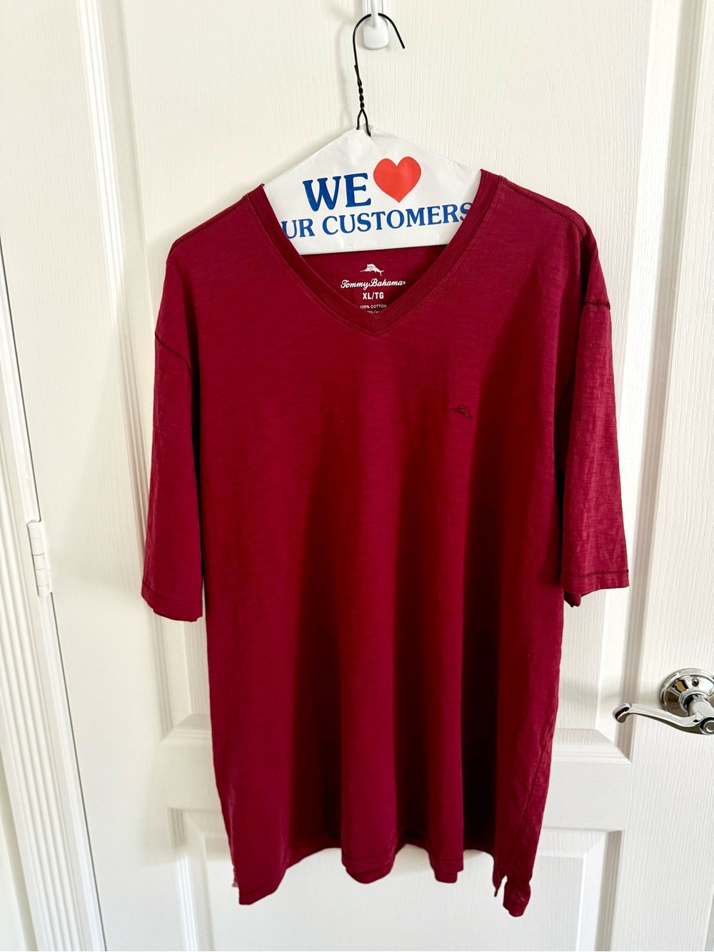 Tommy Bahama Men's V-Neck Short Sleeve Shirt XL. Burgundy